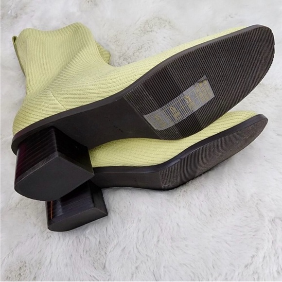NEW Everlane ReKnit The High Ankle Boot Glove in Pale Yellow Womens Bootie - Picture 7 of 7